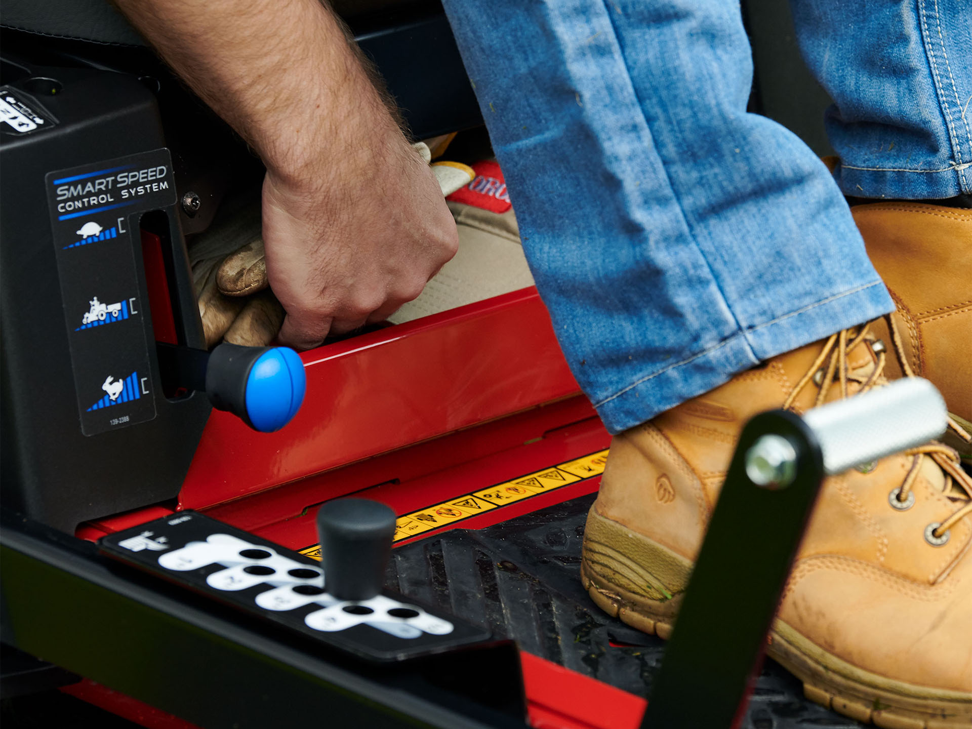 2025 Toro TimeCutter 42 in. Briggs & Stratton EXI 22 hp in Gaylord, Michigan - Photo 5