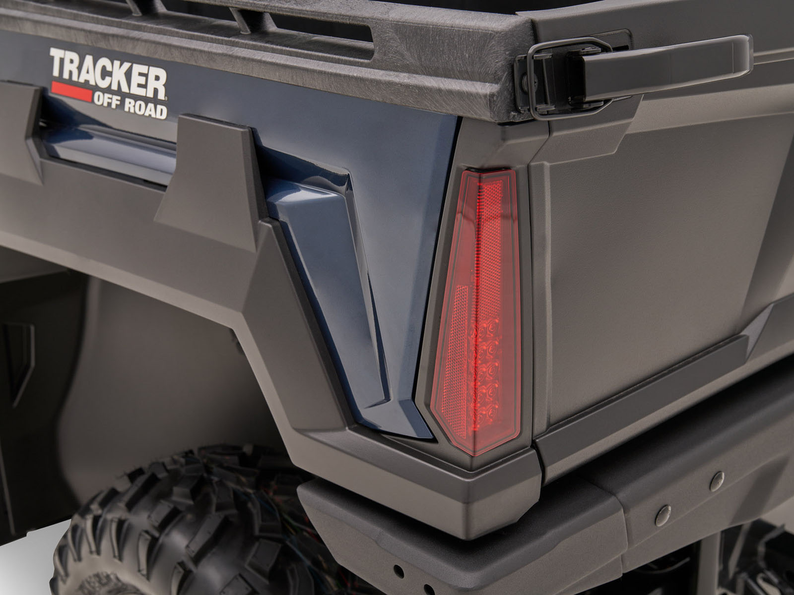 2025 Tracker Off Road 800SX LE Crew in Topeka, Kansas - Photo 13
