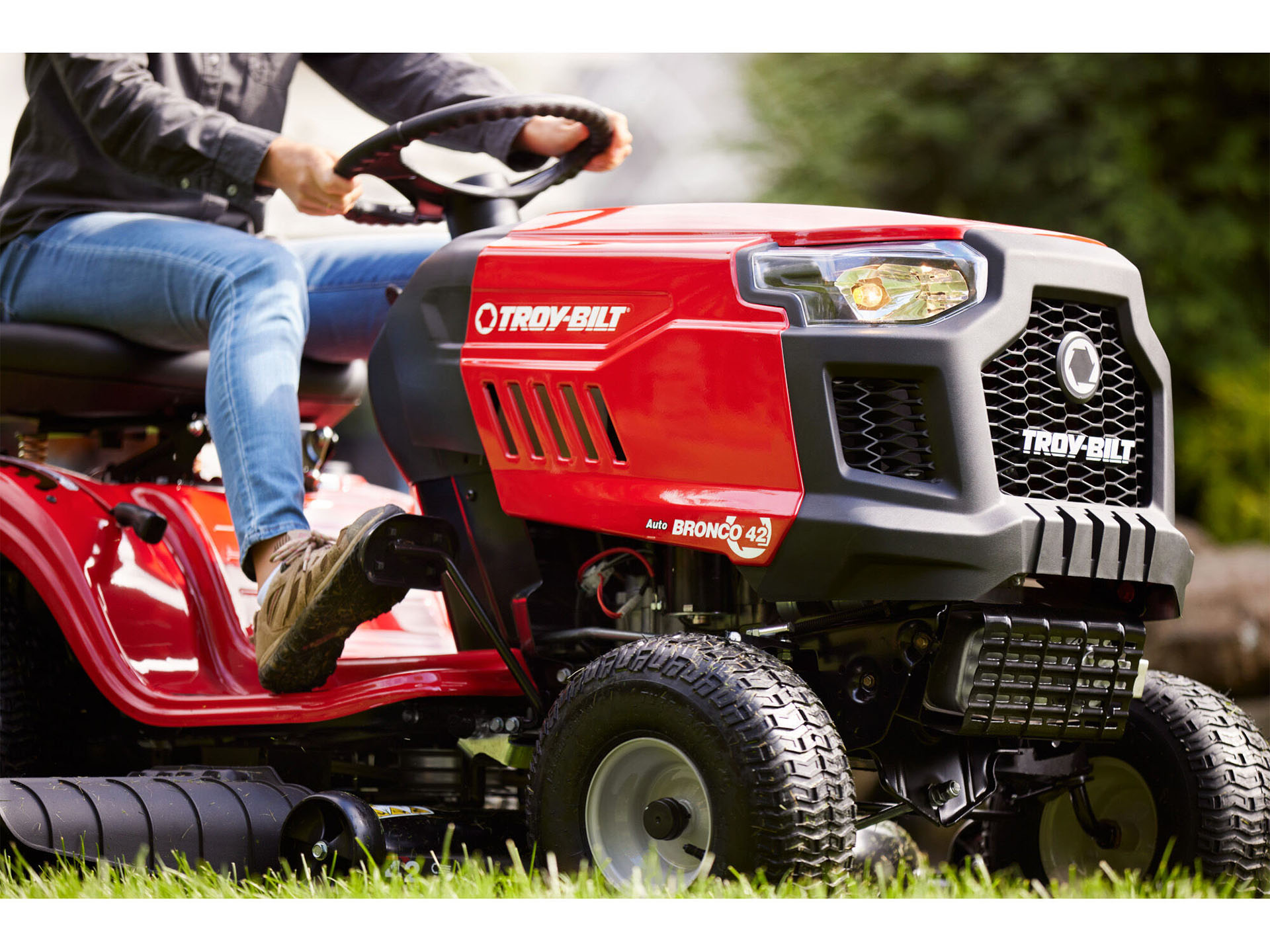New 2024 TROY-Bilt Bronco 46 Briggs Stratton 547 cc Lawn