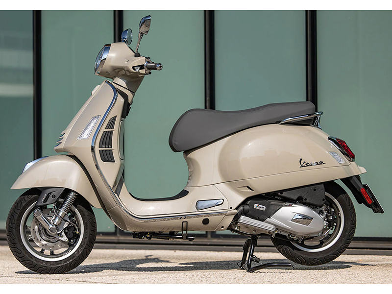 Vespa NovitÃ 2021 NovitÃ Scooter Piaggio 2021 Advertising