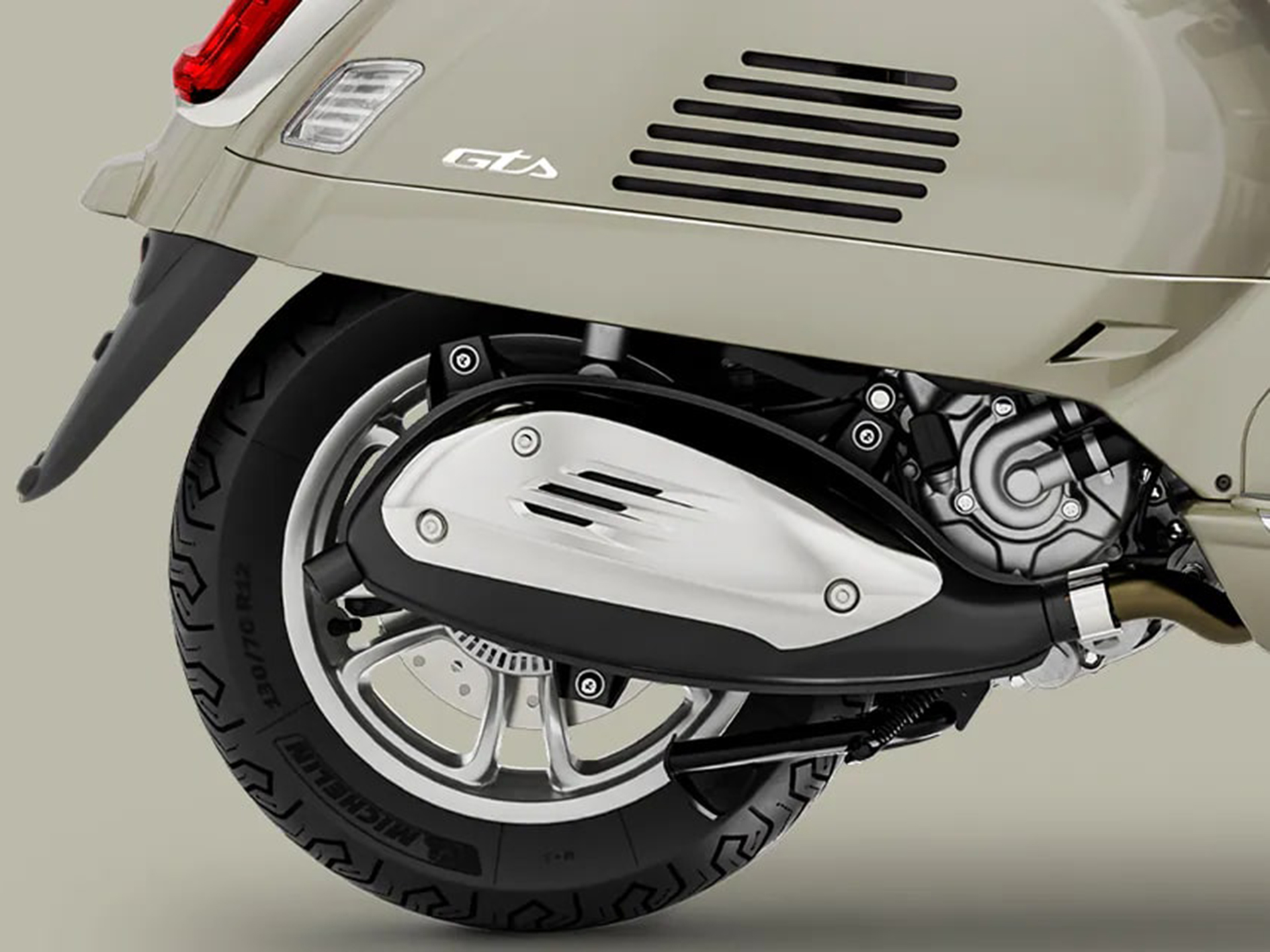 2025 Vespa GTS 310 in Fort Myers, Florida - Photo 3