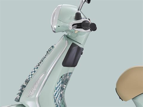 2025 Vespa Primavera 50 Batik in Fort Myers, Florida - Photo 3