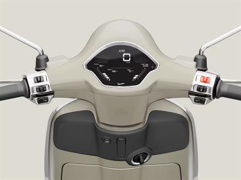 New 2026 Vespa Primavera 150 | Scooters in Forest Lake MN | Nero