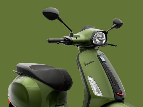 New 2026 Vespa Sprint 150 S | Scooters in Forest Lake MN | Blu