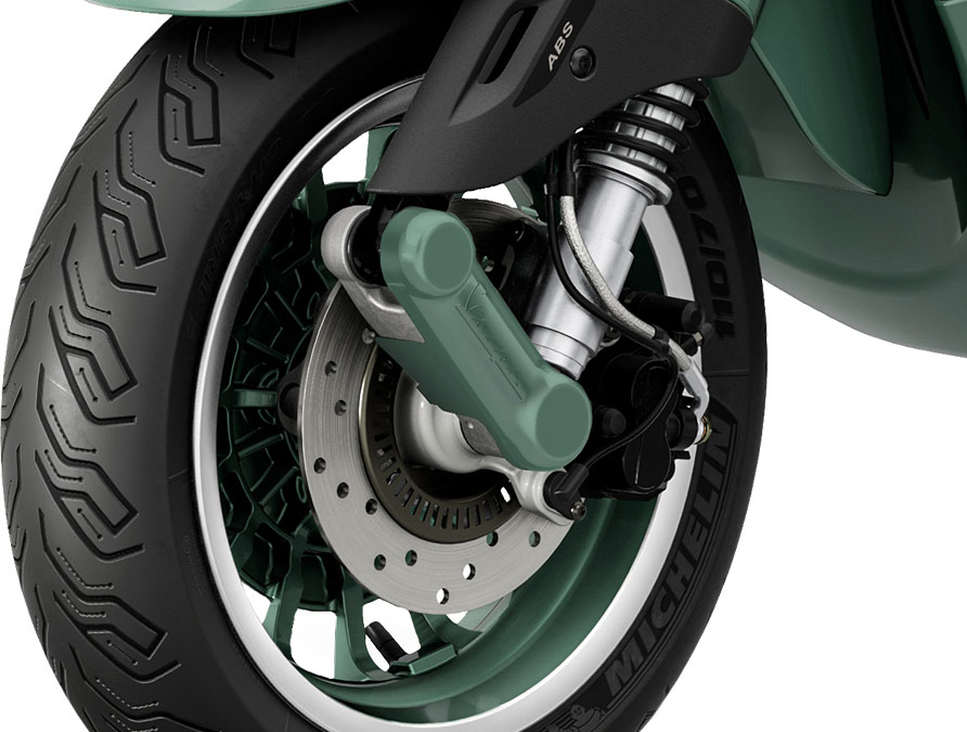 2027 Vespa Primavera 150 80th 12