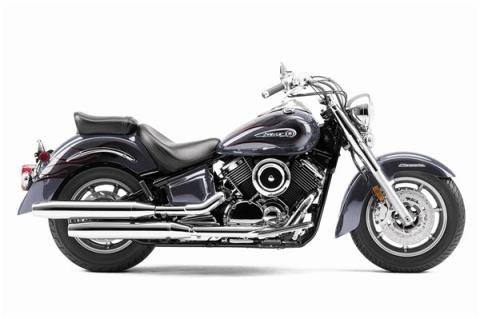 2009 Yamaha V Star 1100 Classic in Manchester, New Hampshire