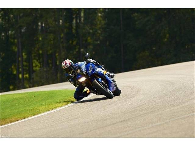 2012 Yamaha YZF-R6 in Foxboro, Massachusetts - Photo 7