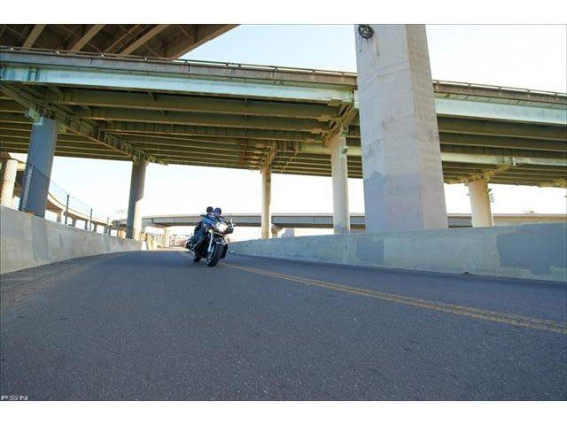 2013 Yamaha Royal Star Venture S in Foxboro, Massachusetts - Photo 15