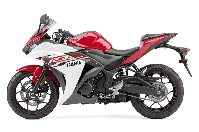 2015 Yamaha YZF-R3 12