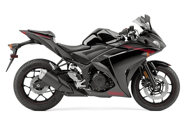 2015 Yamaha YZF-R3 in Foxboro, Massachusetts - Photo 1