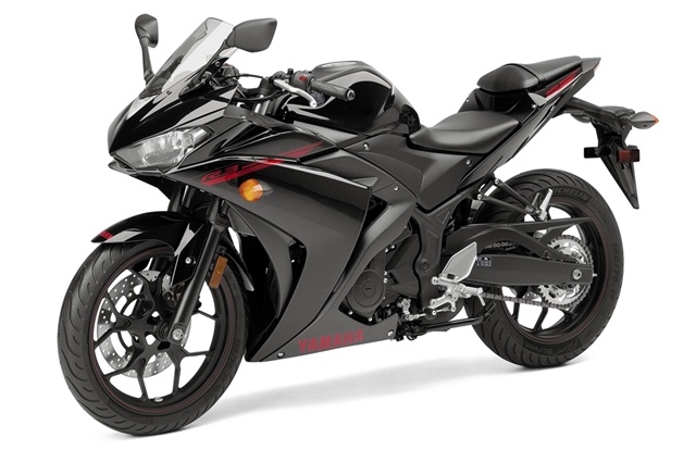 2015 Yamaha YZF-R3 in Foxboro, Massachusetts - Photo 4