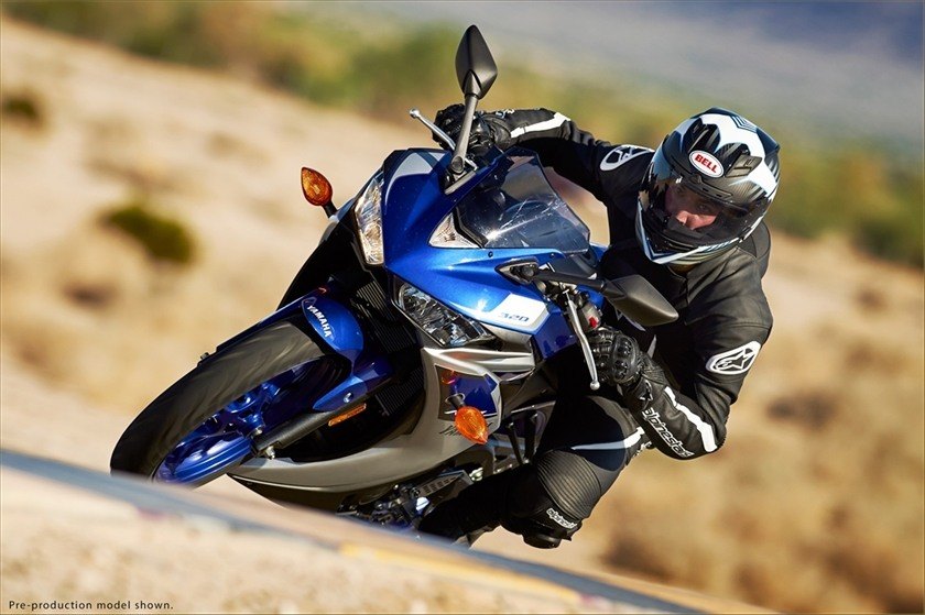 2015 Yamaha YZF-R3 in Foxboro, Massachusetts - Photo 10
