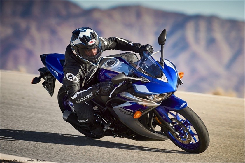 2015 Yamaha YZF-R3 in Foxboro, Massachusetts - Photo 12