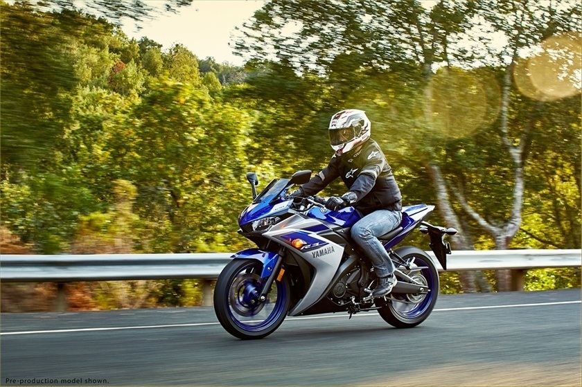 2015 Yamaha YZF-R3 in Foxboro, Massachusetts - Photo 14