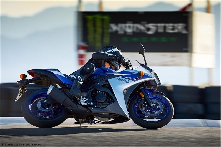 2015 Yamaha YZF-R3 in Foxboro, Massachusetts - Photo 19