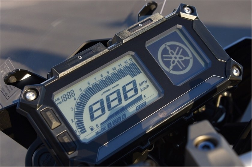 2016 Yamaha FJ-09 in Santa Maria, California - Photo 16