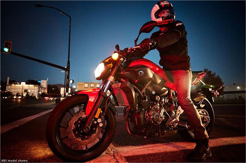 2017 Yamaha FZ-07 in Enfield, Connecticut - Photo 12