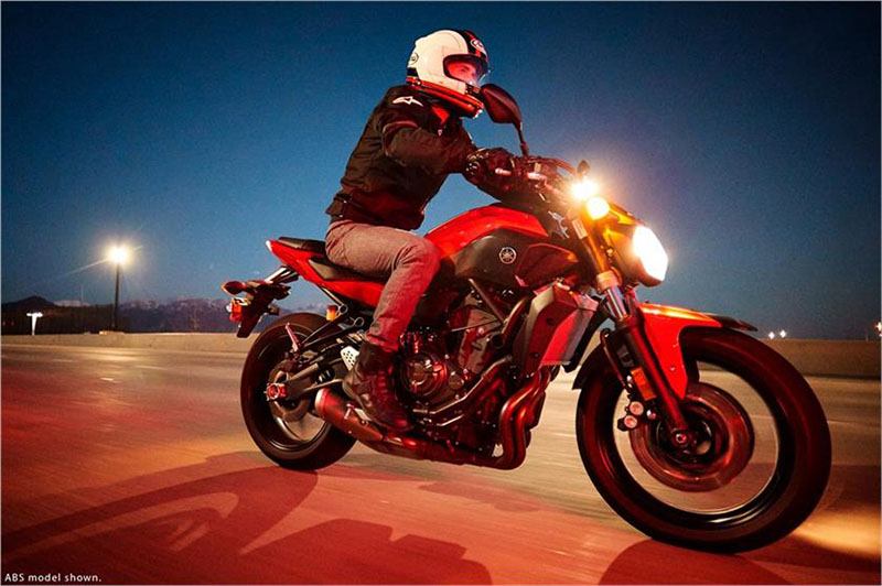 2017 Yamaha FZ-07 in Enfield, Connecticut - Photo 13