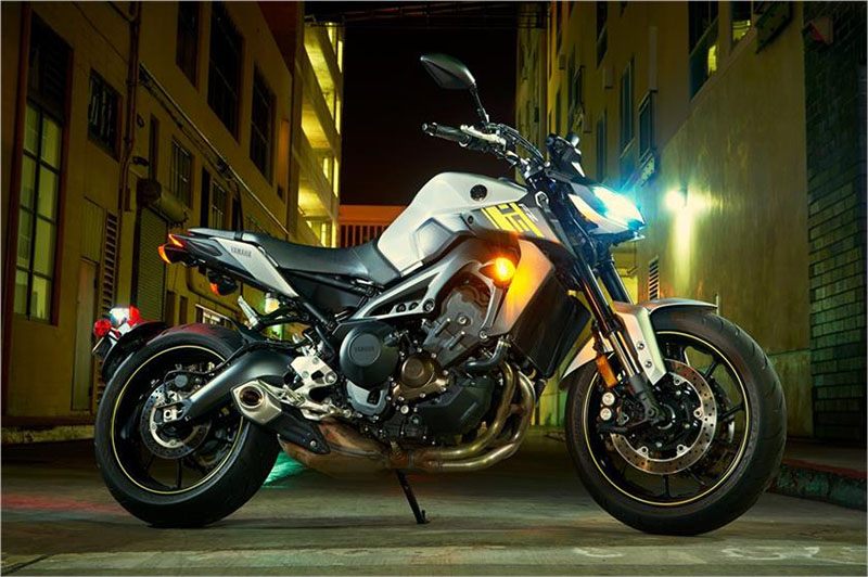 2017 Yamaha FZ-09 in Port Washington, Wisconsin - Photo 7