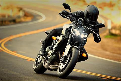 2017 Yamaha FZ-09 in Port Washington, Wisconsin - Photo 13