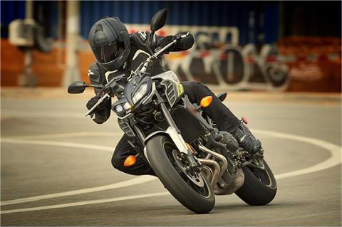 2017 Yamaha FZ-09 in Port Washington, Wisconsin - Photo 16