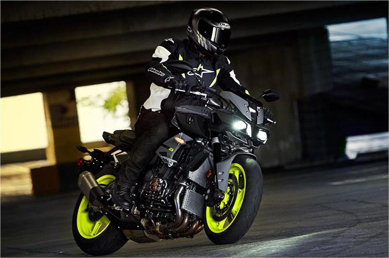 2017 Yamaha FZ-10 in Topeka, Kansas - Photo 9