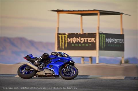 2018 Yamaha YZF-R6 in Manchester, New Hampshire - Photo 13