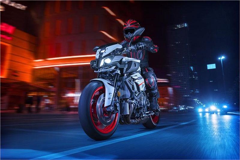 2019 Yamaha MT-10 9