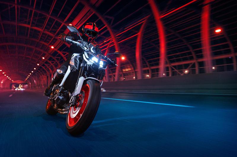 2020 Yamaha MT-09 in Foxboro, Massachusetts - Photo 17