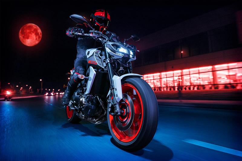 2020 Yamaha MT-09 12