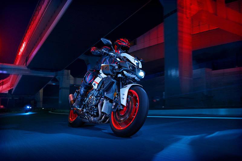 2020 Yamaha MT-10 9