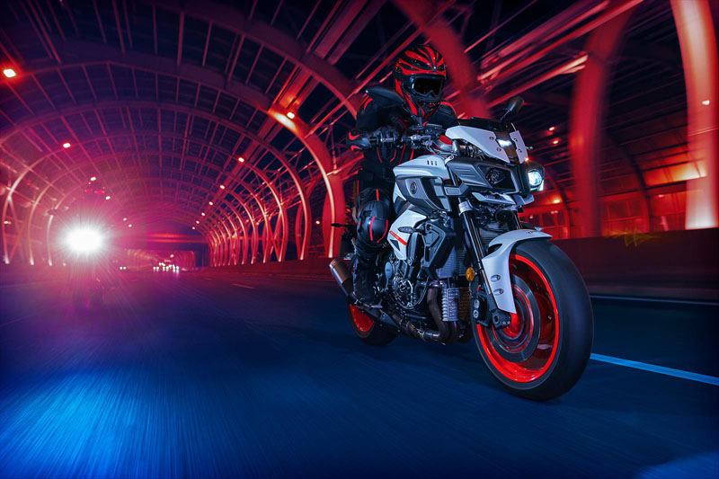 2020 Yamaha MT-10 12