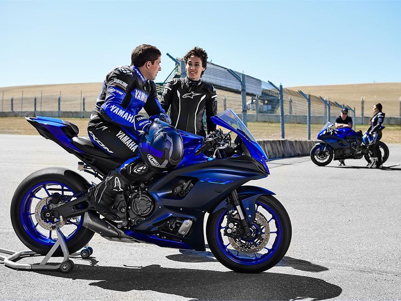 2022 Yamaha YZF-R7 9