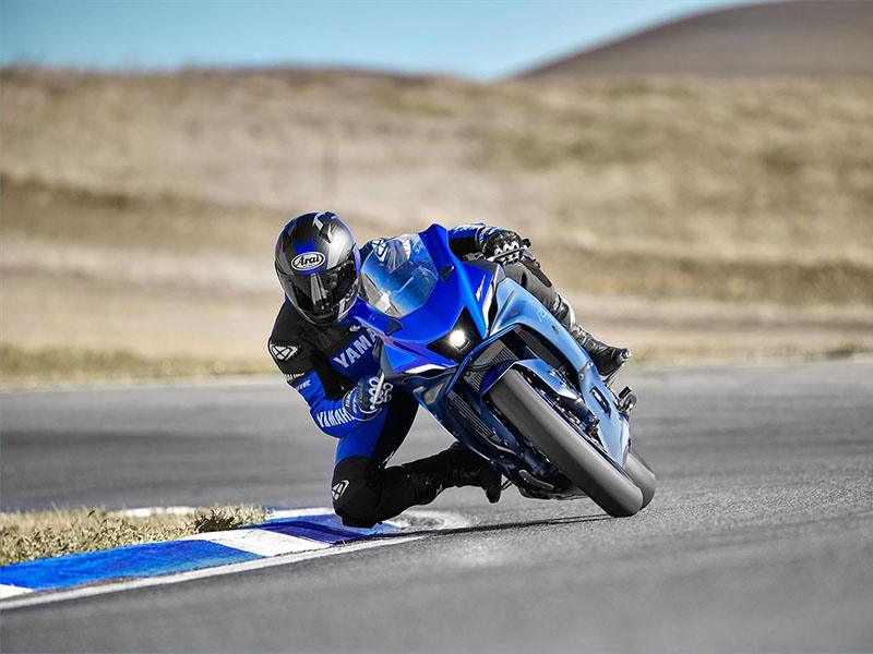 2022 Yamaha YZF-R7 11