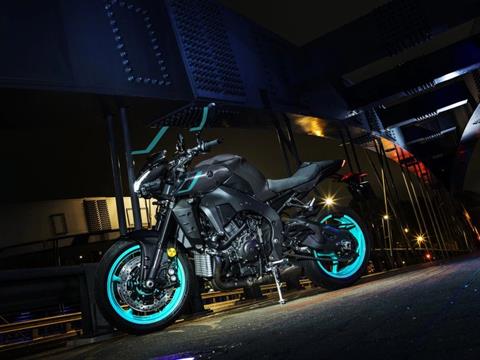 2024 Yamaha MT-10 in Long Island City, New York - Photo 9