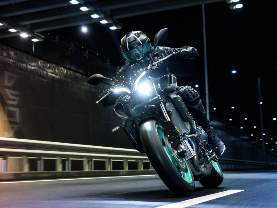 2024 Yamaha MT-10 in Long Island City, New York - Photo 13
