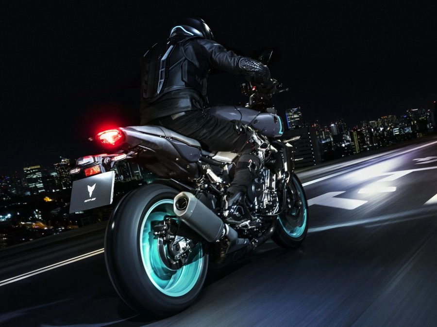 2024 Yamaha MT-10 in Long Island City, New York - Photo 15