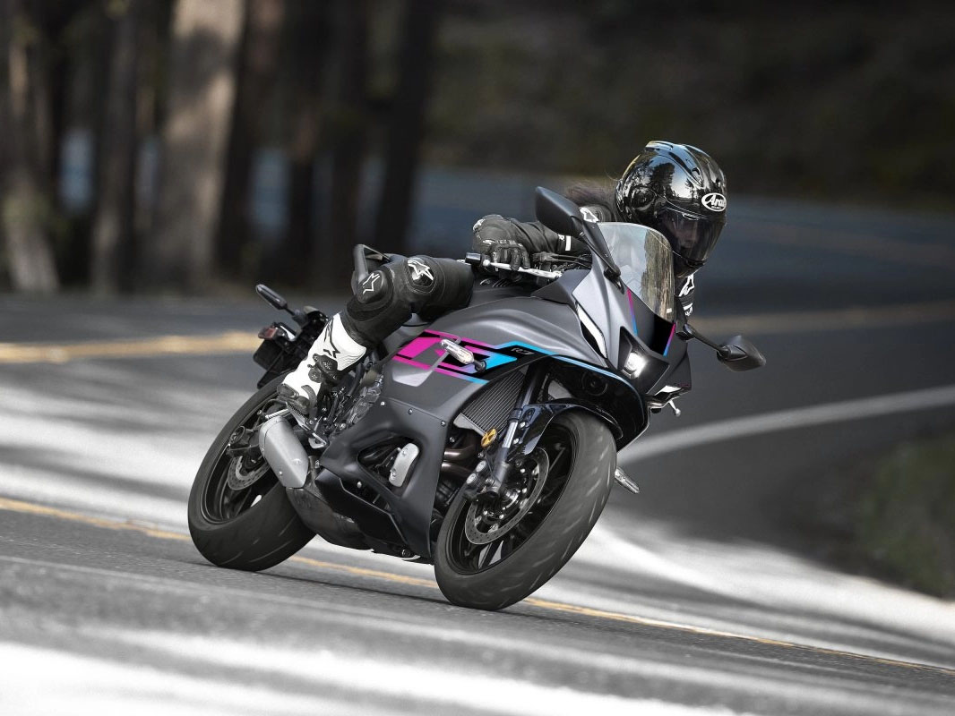 2024 Yamaha YZF-R7 in Enfield, Connecticut