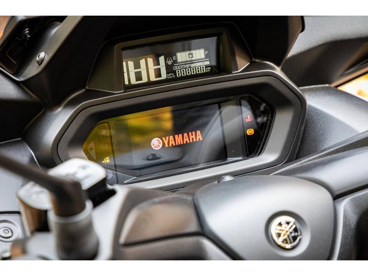 2024 Yamaha XMAX in Long Island City, New York - Photo 9