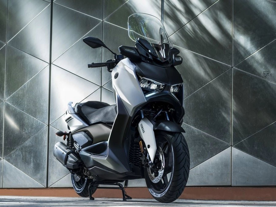 2024 Yamaha XMAX in New Haven, Connecticut - Photo 17