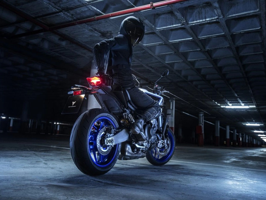 2025 Yamaha MT-09 SP in Foxboro, Massachusetts - Photo 15