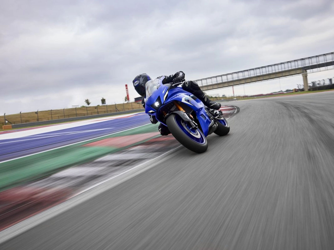2025 Yamaha YZF-R7 in Port Washington, Wisconsin - Photo 17