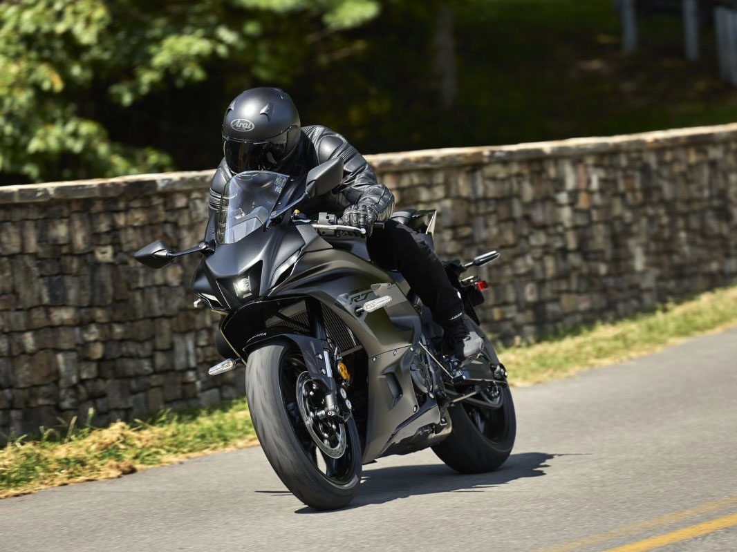 2025 Yamaha YZF-R7 in Port Washington, Wisconsin - Photo 14