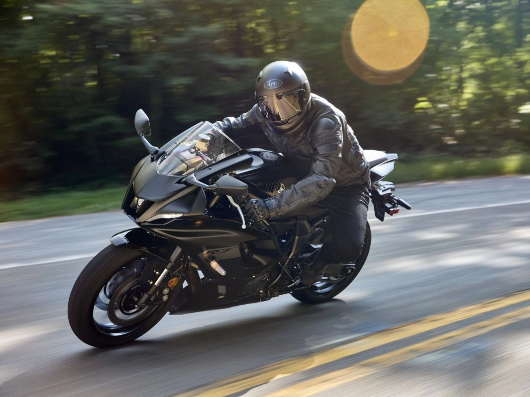 2025 Yamaha YZF-R7 in Port Washington, Wisconsin - Photo 16
