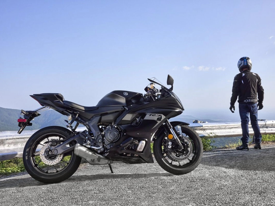 2025 Yamaha YZF-R7 in Port Washington, Wisconsin - Photo 18