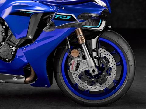 2025 Yamaha YZF-R1 in Port Washington, Wisconsin - Photo 11