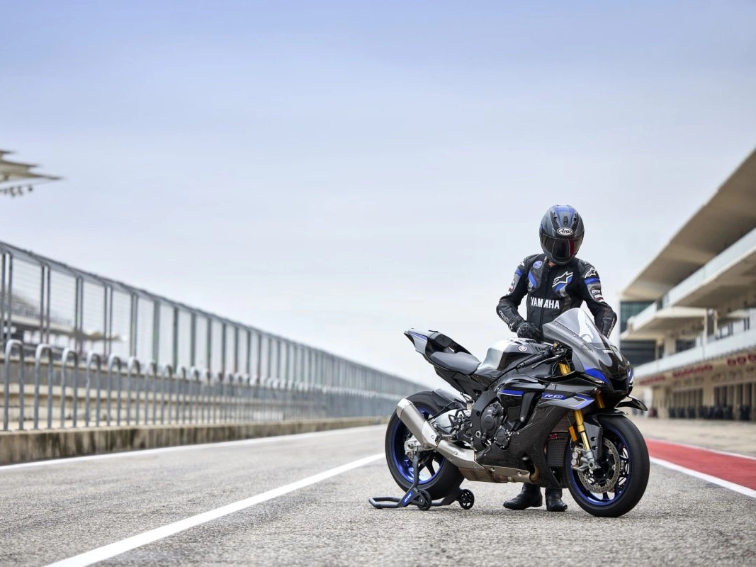 2025 Yamaha YZF-R1M in Port Washington, Wisconsin - Photo 17