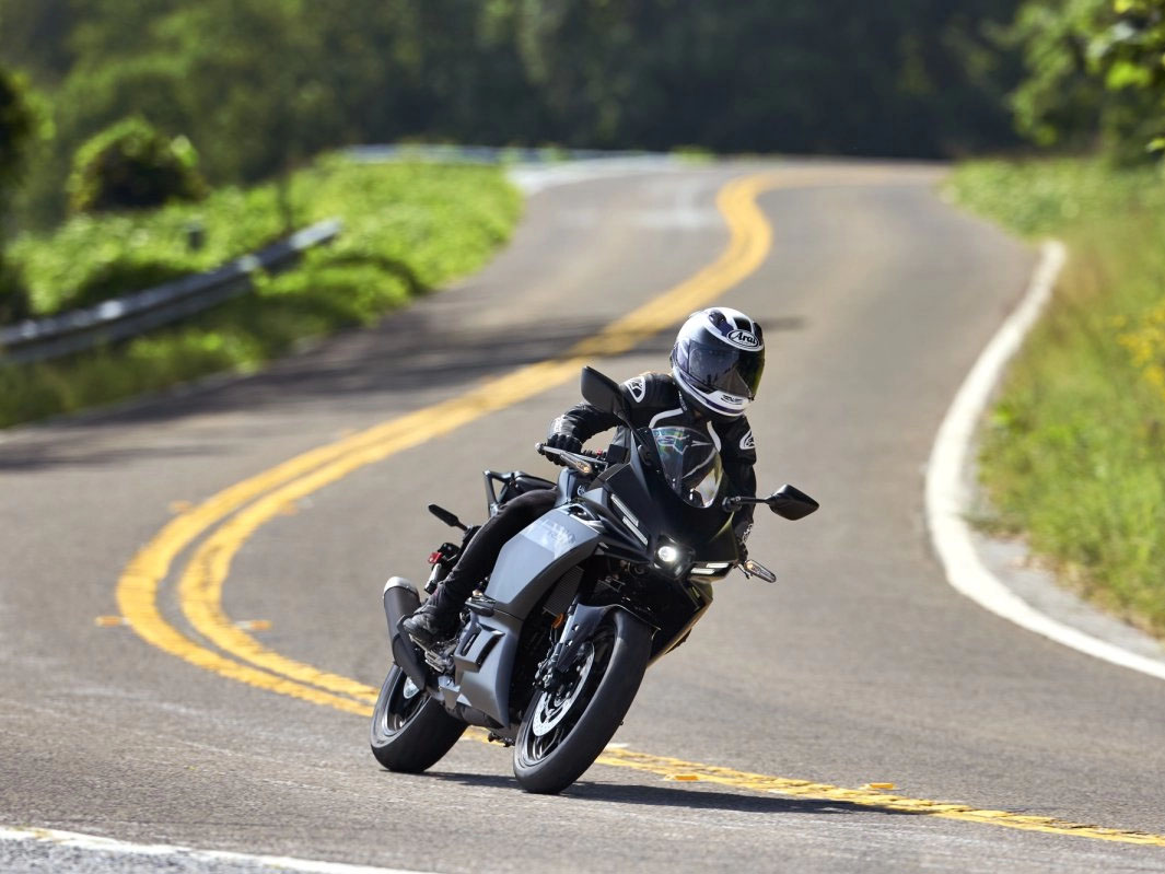 2025 Yamaha YZF-R3 in Eugene, Oregon - Photo 17