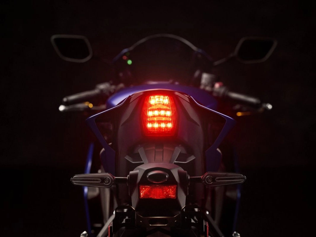 2025 Yamaha YZF-R3 in Eugene, Oregon - Photo 13