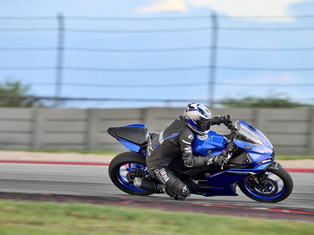2025 Yamaha YZF-R3 in Eugene, Oregon - Photo 18